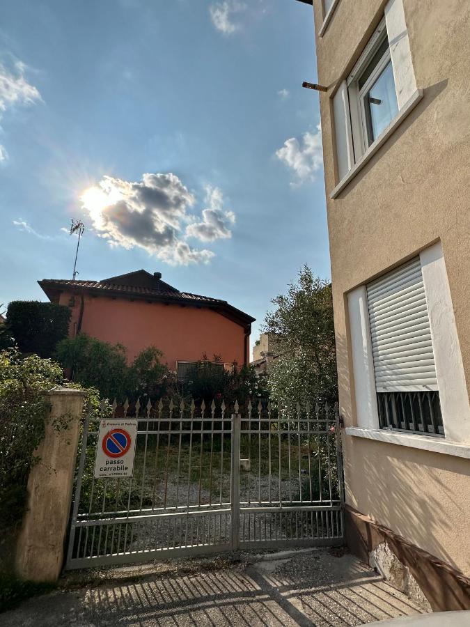 Appartamento Vicino Al Duomo Con Parcheggio Privato Padova Esterno foto